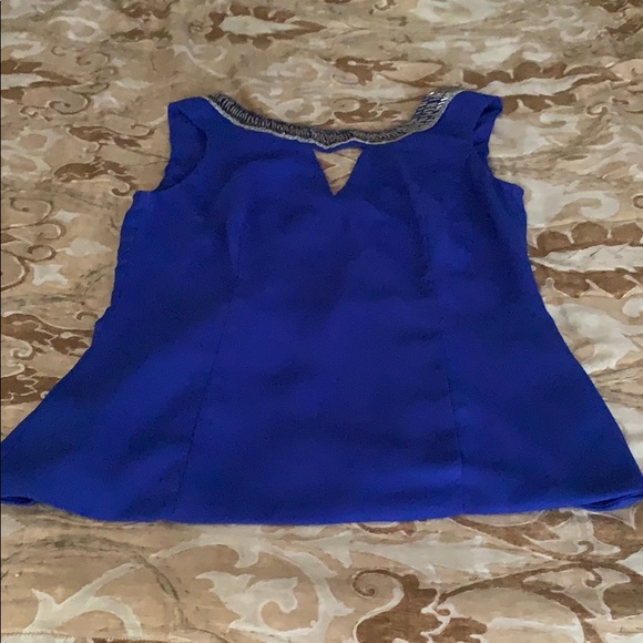 Top - Picture 1 of 1